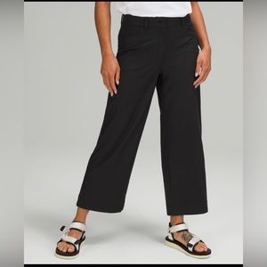City Slick 5 Pocket Wide Crop- Lululemon Size 28